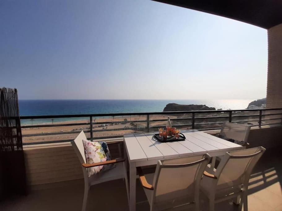 Top-Floor Beachfront Apartment With Parking, Pool, & Spacious Sea-View Balcony Villajoyosa  Exterior foto