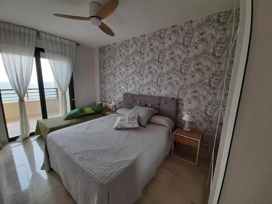Top-Floor Beachfront Apartment With Parking, Pool, & Spacious Sea-View Balcony Villajoyosa  Exterior foto